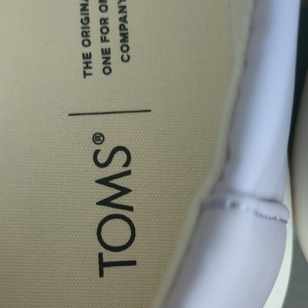 Toms Women's Multicolor Slip-On Flats - Picture 6 of 6